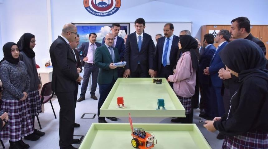 Robotik kodlama at&ouml;lyesinin a&ccedil;ılışı yapıldı