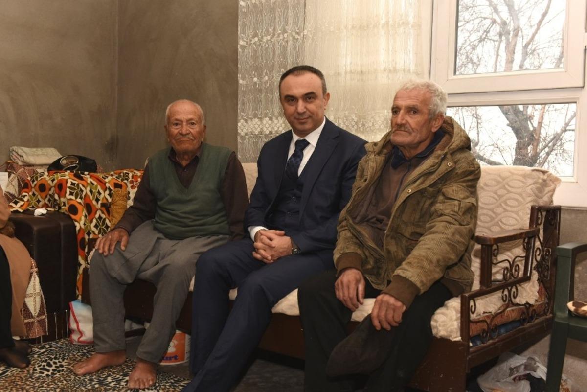 Vali Soyt&uuml;rk&rsquo;ten Kore Gazisine ziyaret