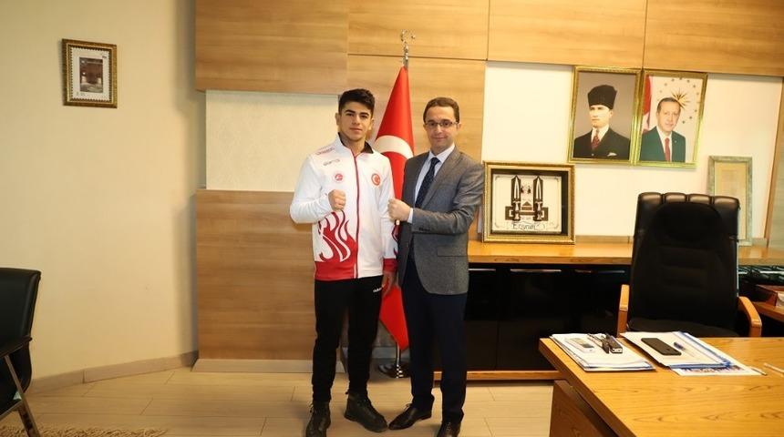 Kaymakam Sinanoğlu milli sporcuyu Hırvatistan&rsquo;a uğurladı