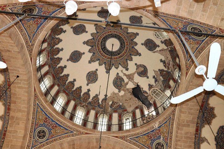 Deprem nedeniyle Elazığ ve Malatya'da 20 tarihi yapı zarar gördü G4