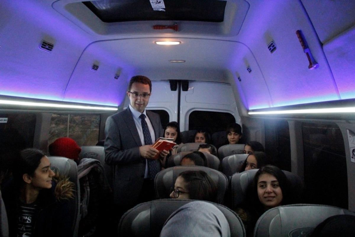Cizre&rsquo;de &lsquo;Yol Arkadaşım Kitap Olsun&rsquo; kampanyası
