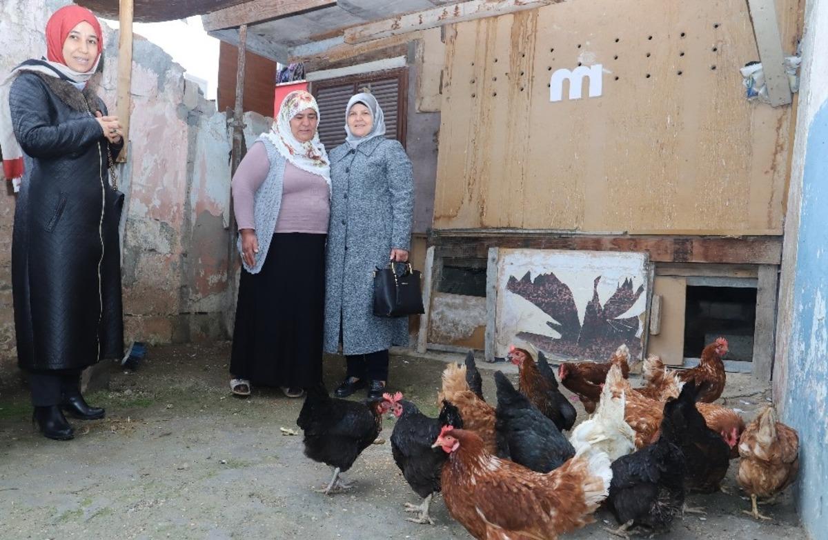 Maddi zorluklar yaşayan annelere Akdeniz Belediyesinden destek