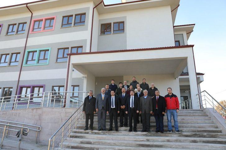 Vali Tavlı, yapımı tamamlanan okulları yerinde inceledi G4