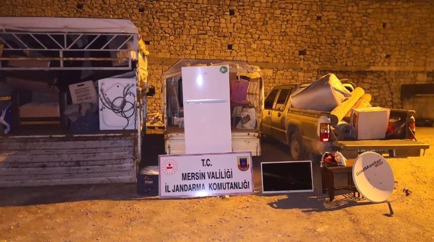 Mersin’de evden hırsızlık yapan 4 kişi yakalandı