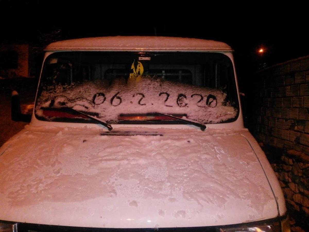 &Uuml;&ccedil; il&ccedil;enin y&uuml;ksek kesimlerine kar yağdı