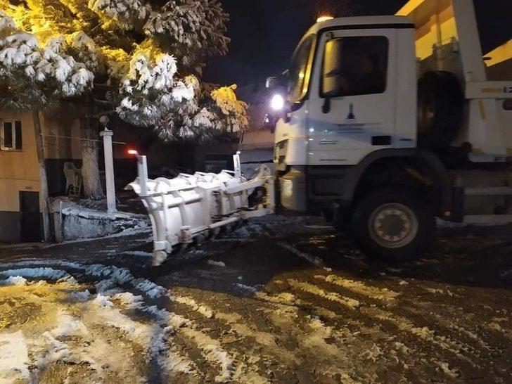 Üç ilçenin yüksek kesimlerine kar yağdı G3