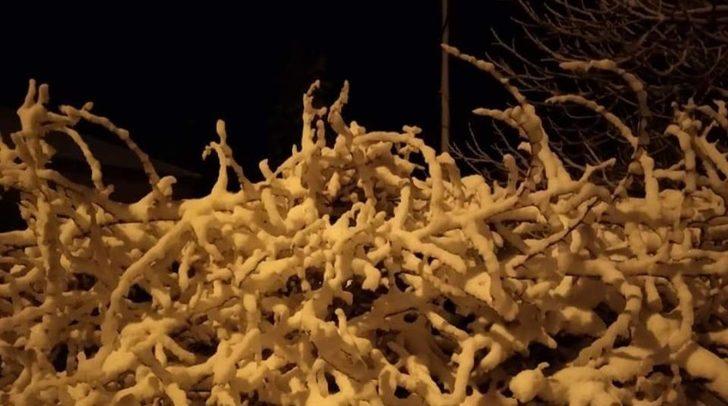 Üç ilçenin yüksek kesimlerine kar yağdı G4