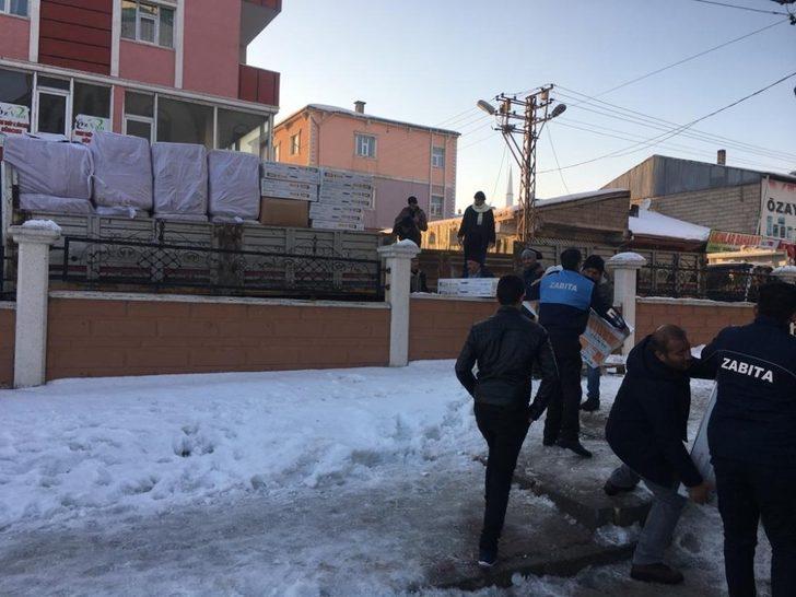 Özalp ilçesinden depremzedelere yardım G2