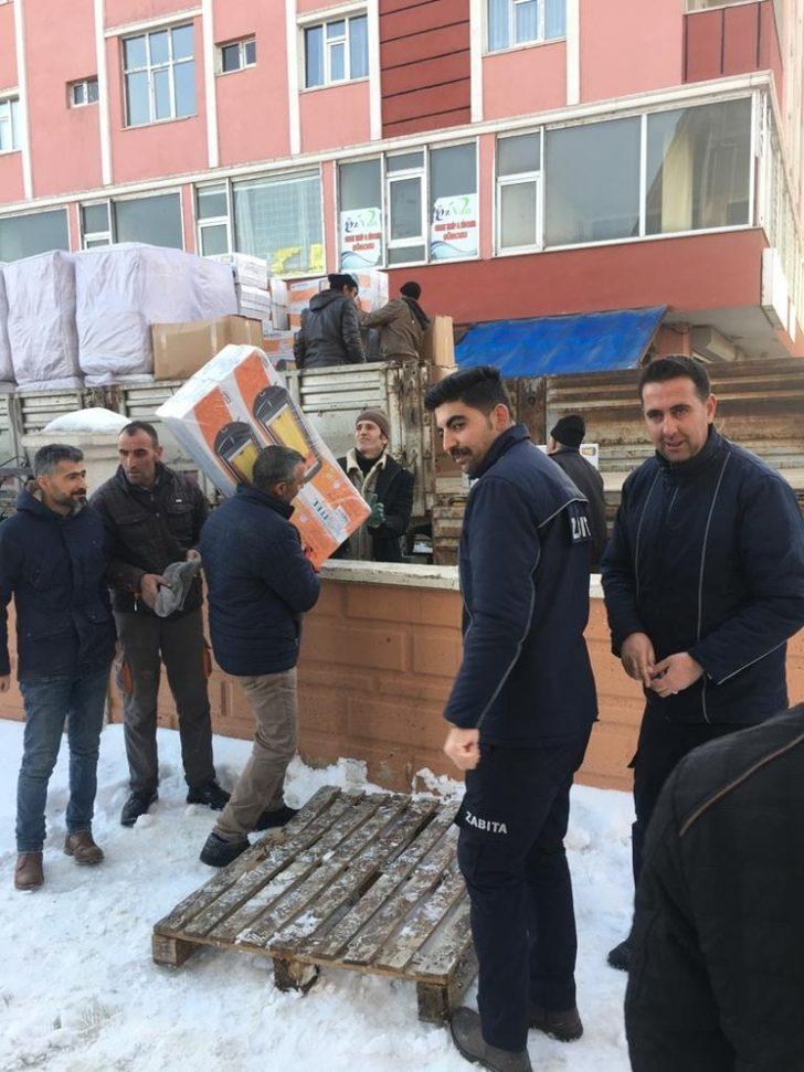 Özalp ilçesinden depremzedelere yardım G4