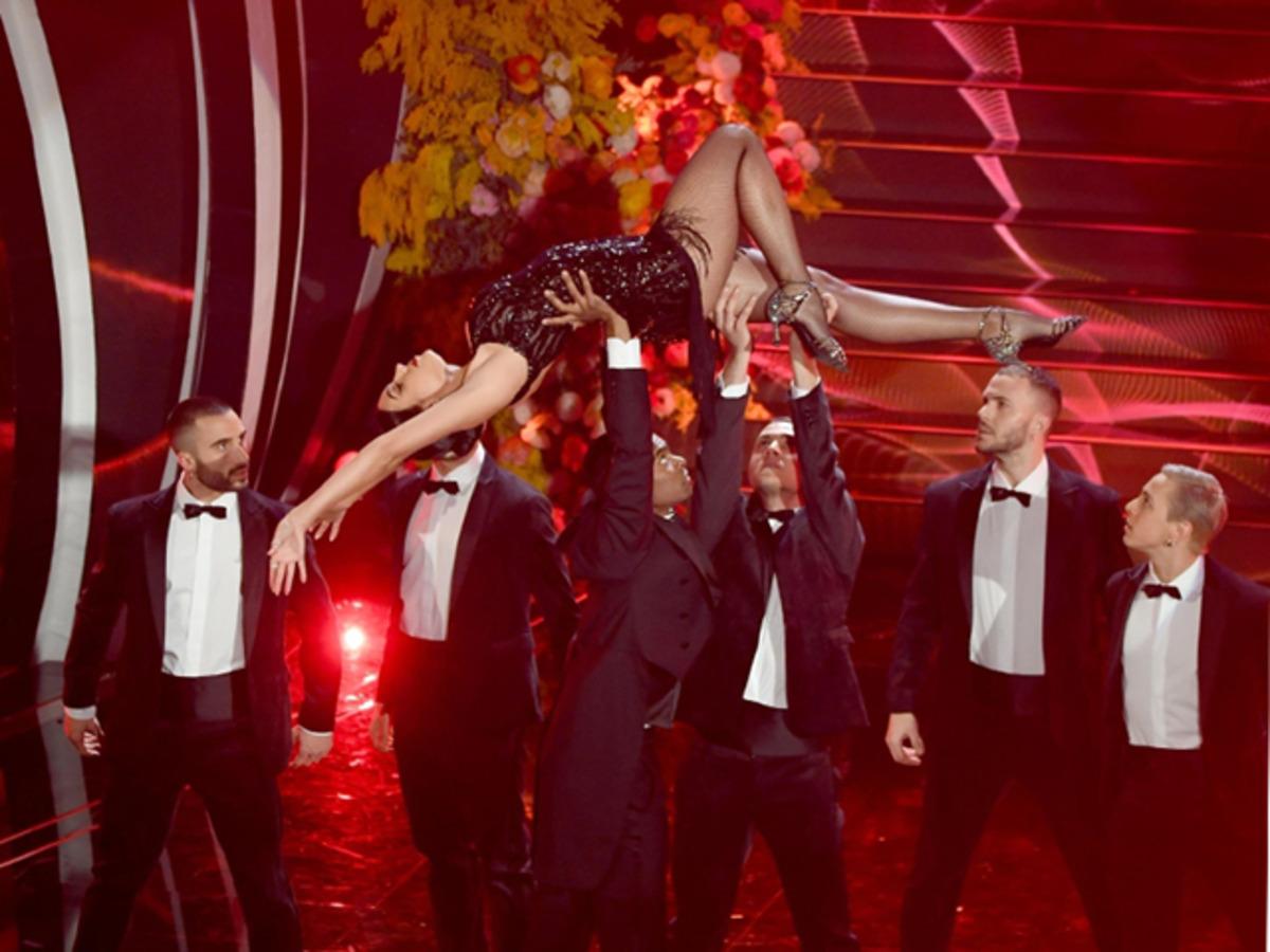 Georgina Rodriguez h&uuml;nerlerini sergiledi 