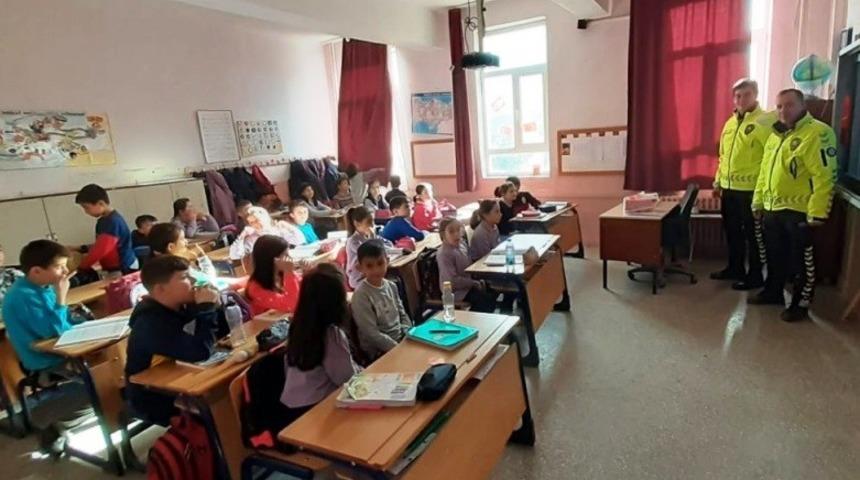 Hisarcık&rsquo;ta ilkokul &ouml;ğrencilerine trafik eğitimi