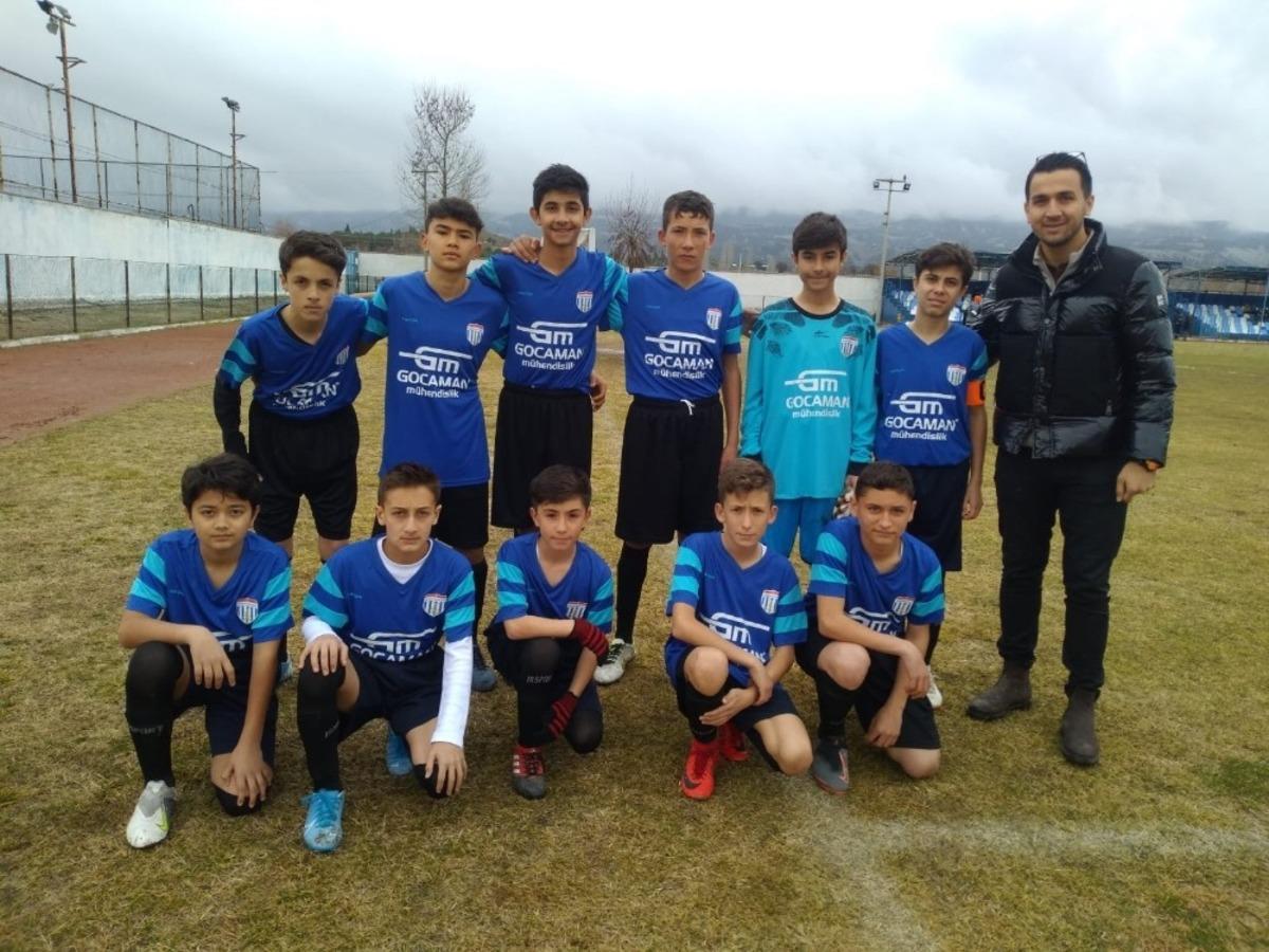 Selendi&rsquo;nin gen&ccedil;leri evinde yenildi