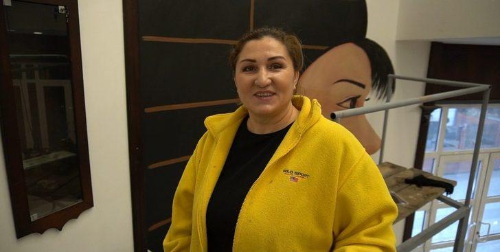 Modern İzmit Kütüphanesinin duvarlarını Ecaterina renklendirdi G2