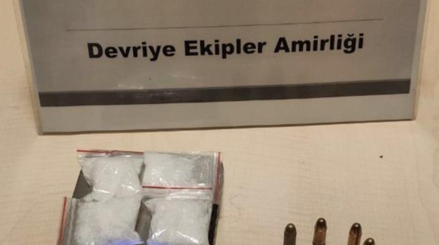 Ş&uuml;phe &uuml;zerine durdurulan ara&ccedil;tan uyuşturucu &ccedil;ıktı