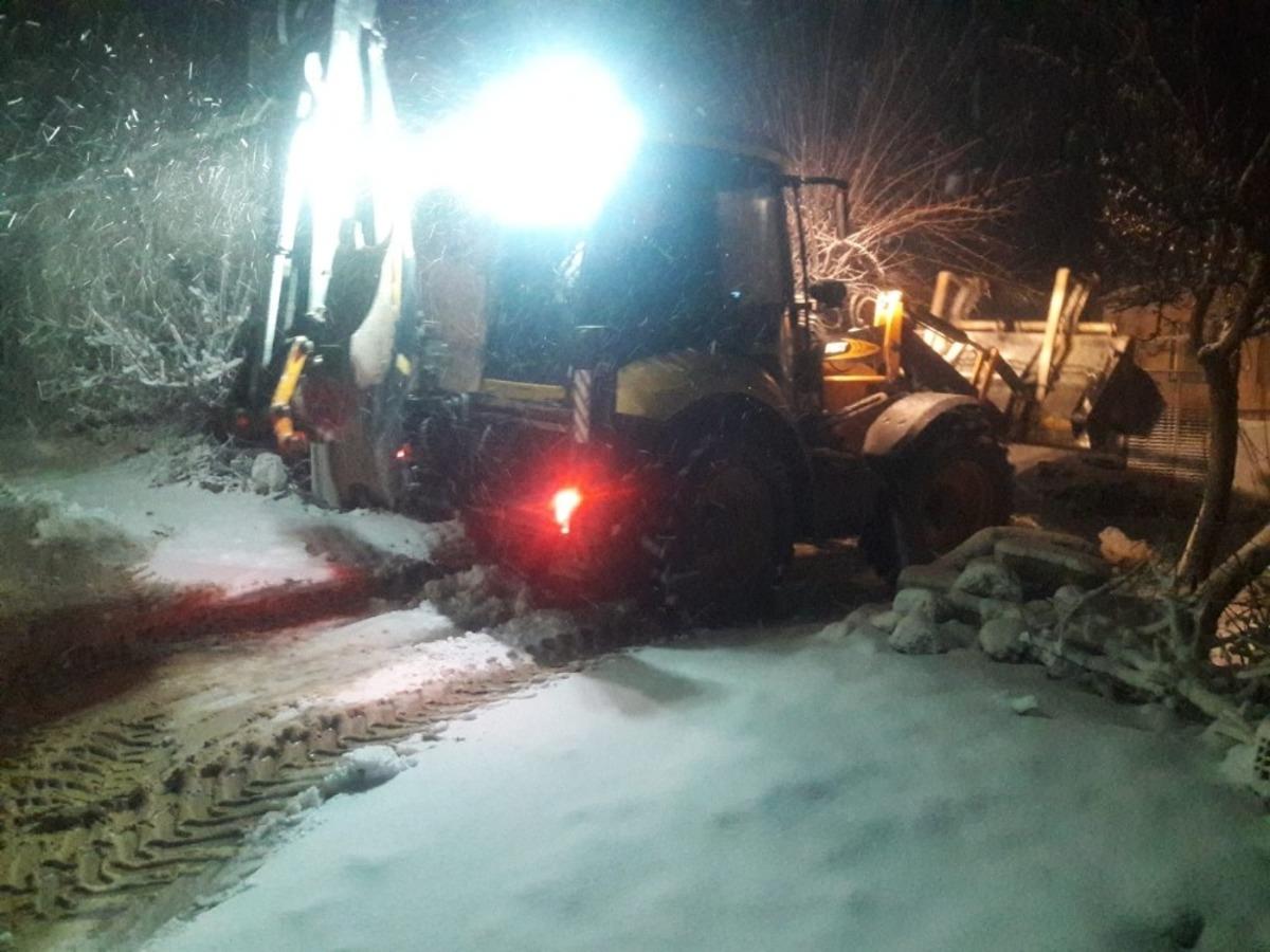 Kar yağışı Yunusemre&rsquo;nin y&uuml;ksek kesimlerinde de etkili oldu