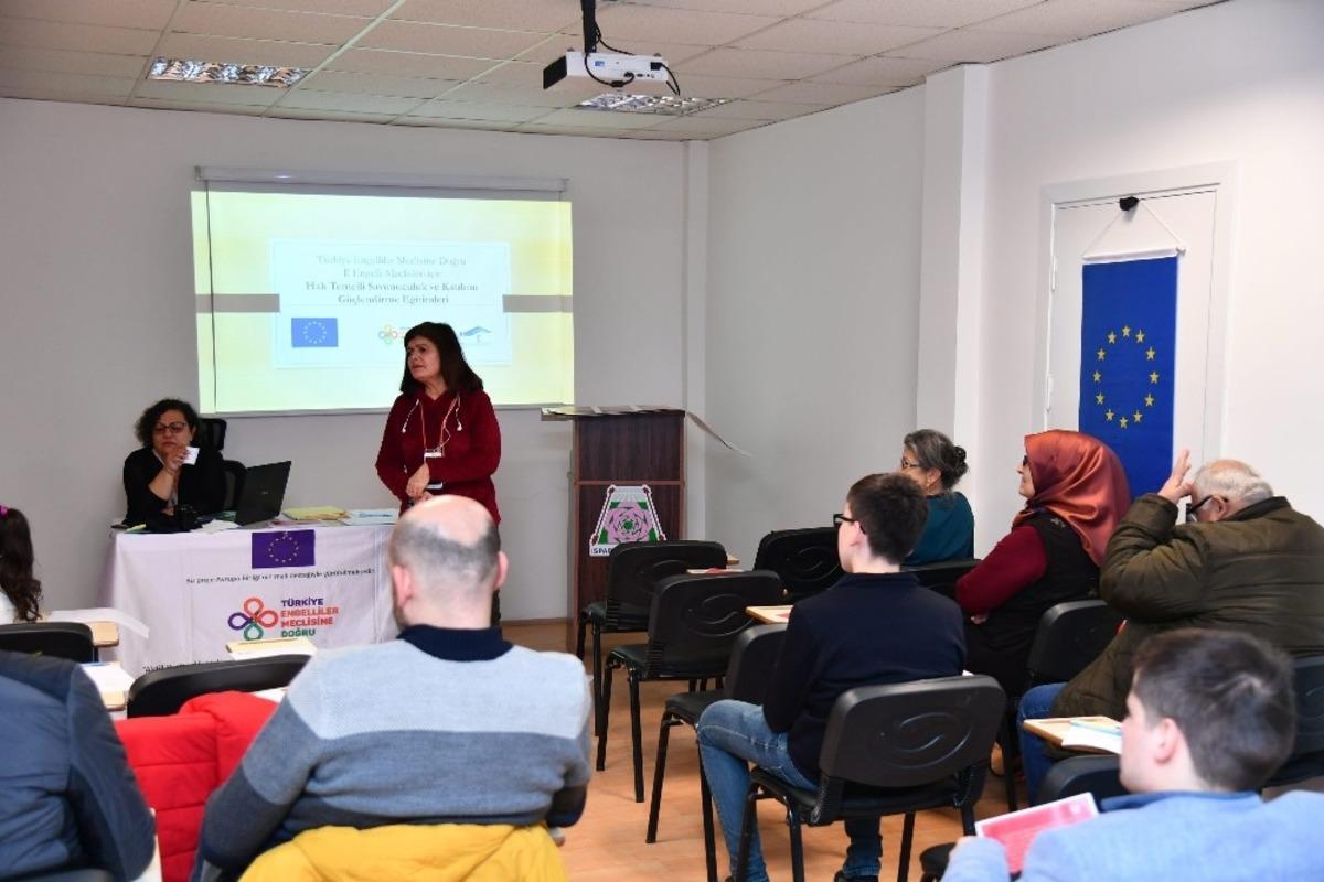 İ&ccedil;li: &ldquo;Başkanımız &ccedil;alışmalarını engellileri de i&ccedil;ine alarak yapmış&rdquo;