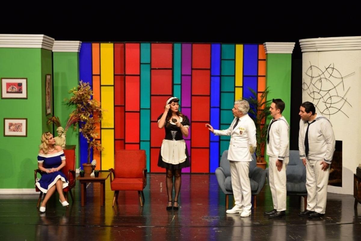 S&uuml;t kardeşler, Tekirdağlı tiyatroseverlerle buluştu