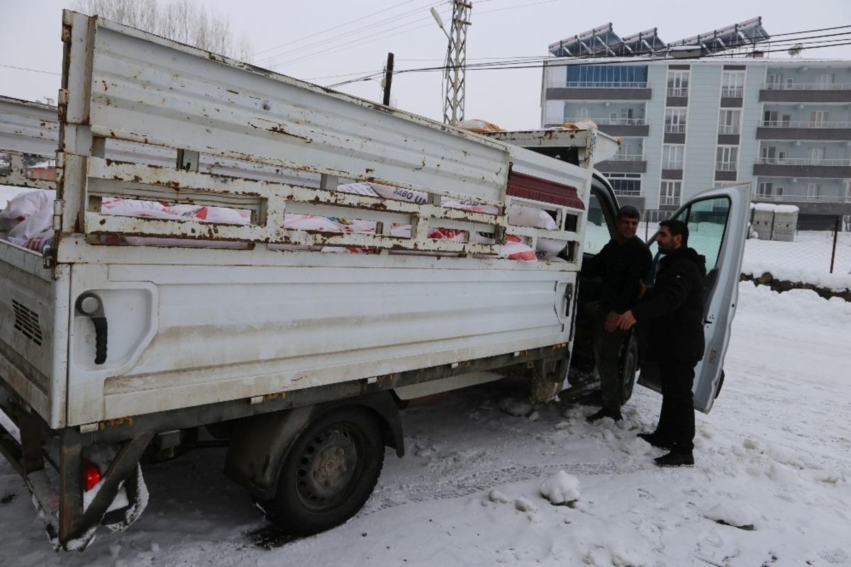 Varto M&uuml;ft&uuml;l&uuml;ğ&uuml;nden Elazığ ve İdlib&rsquo;e yardım