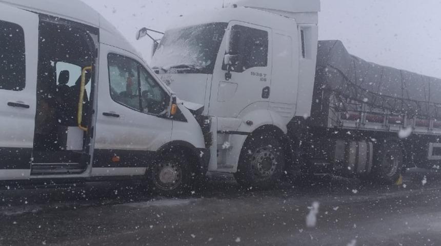 Bulanık-Muş yolunda kaza: 2 yaralı