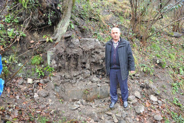 Trabzon'da 150 yıllık tarihi çeşme çalındı G4