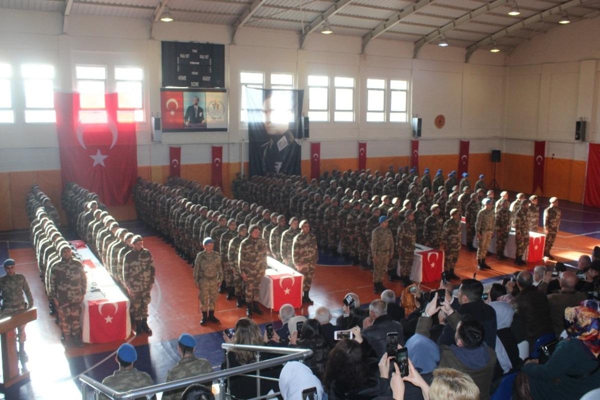 Bedelli askerler t&ouml;renle yemin etti