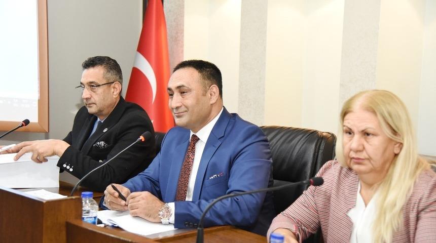 Meclis &uuml;yelerinden Başkan Yılmaz&rsquo;a Kar Festivali teşekk&uuml;r&uuml;