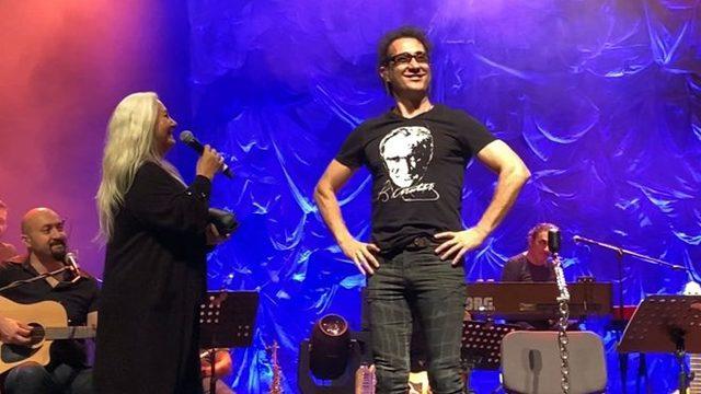 Cem Karaca'nın son gözlüğü Kıraç'a hediye edildi