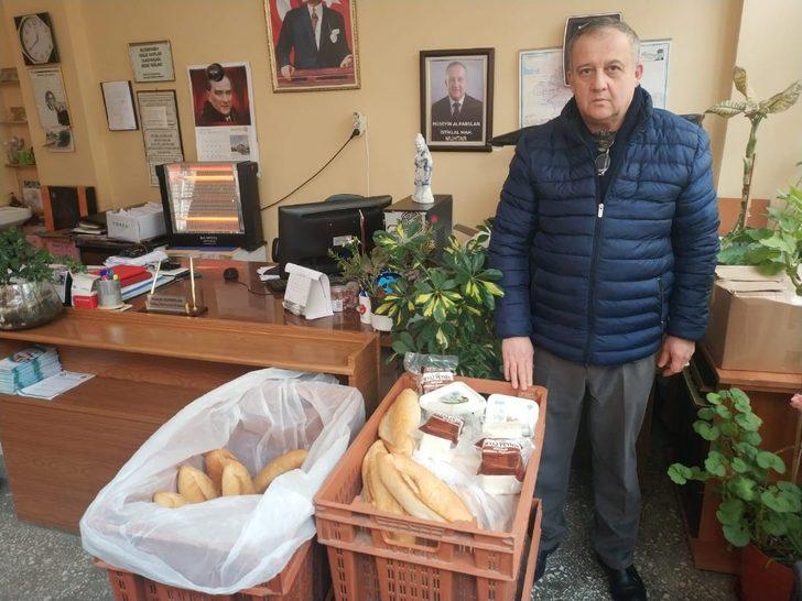 Her cuma ihtiyaç sahiplerine erzak dağıtıyorlar G1