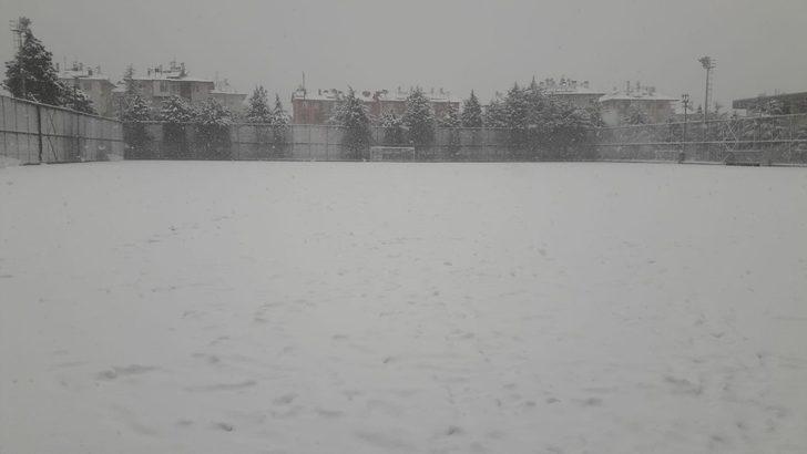 Isparta’daki amatör maçlara kar engeli G2