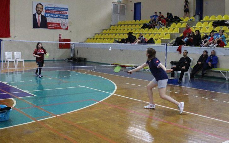 Gençler badminton grup müsabakaları Manisa’da başladı G2