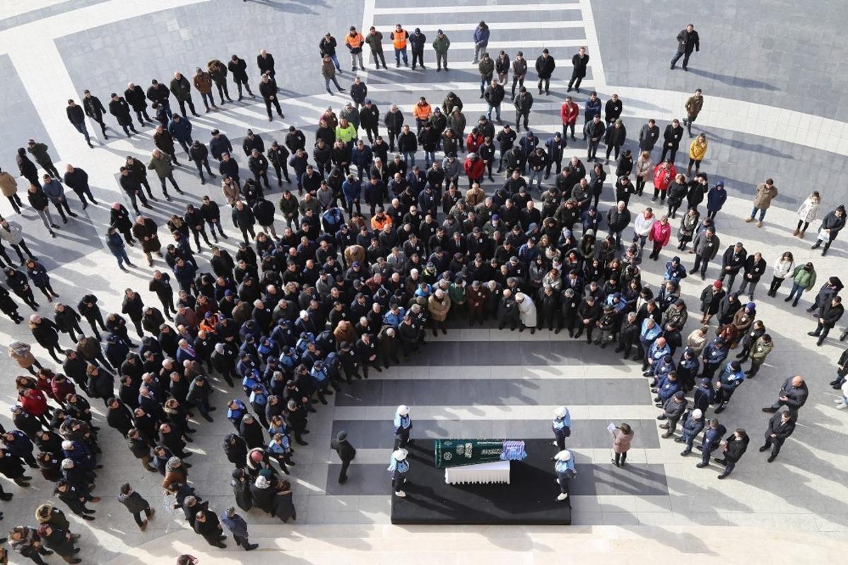 Mesai arkadaşları Şeref &Ouml;zer&rsquo;i son yolculuğuna uğurladı