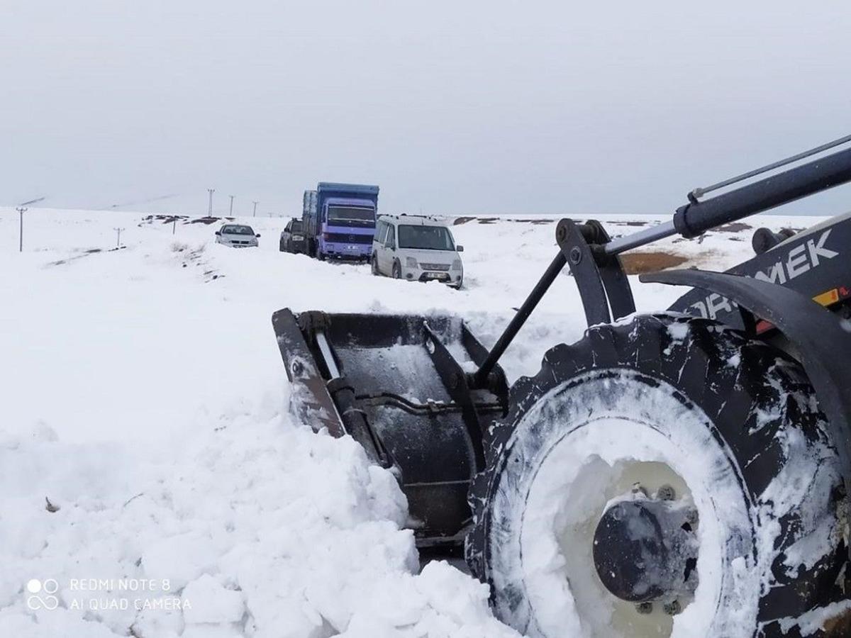 Başkale&rsquo;de kapalı mahalle yolları a&ccedil;ılıyor