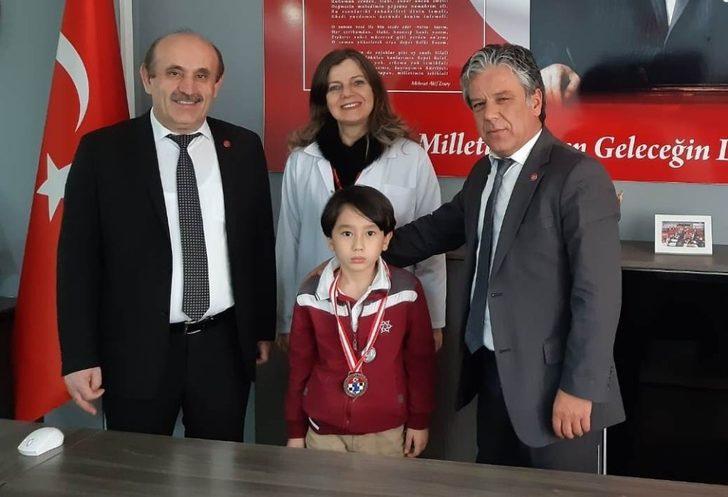 Mektebim Manisa Kampüsünden milli başarılara tam destek G1