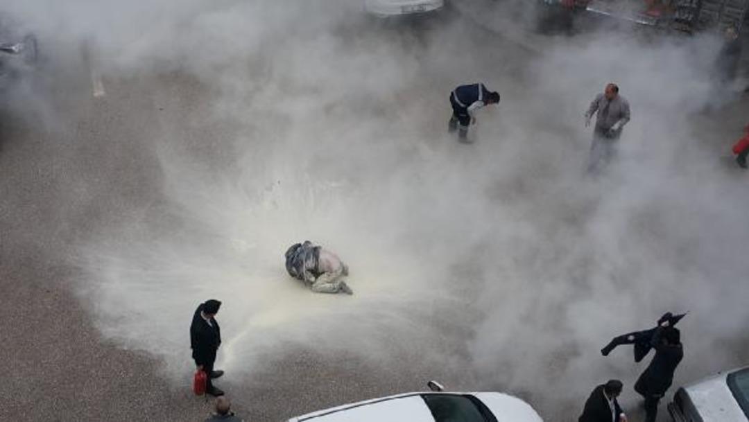 Hatay'da acı olay! 'İşsizim' dedi, valilik &ouml;n&uuml;nde kendini ateşe verdi