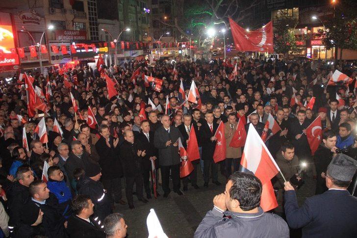 Edremit’te “Bayrağa Saygı Yürüyüşü” G5