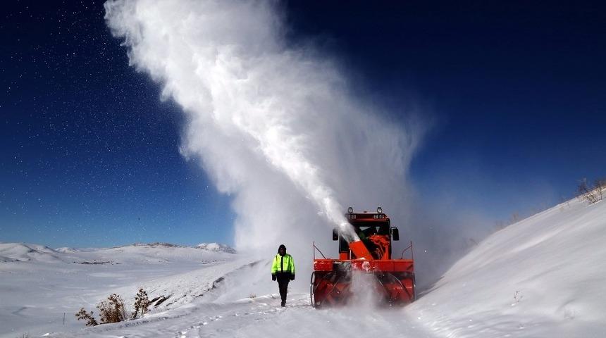 Van&rsquo;da 550 yerleşim yerinin yolu ulaşıma kapandı