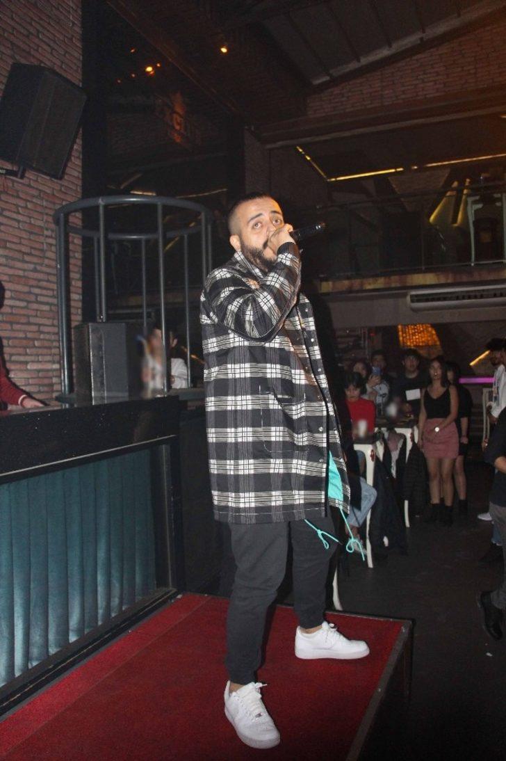 Kuşadası’nda eğlence kışın da sürüyor G4