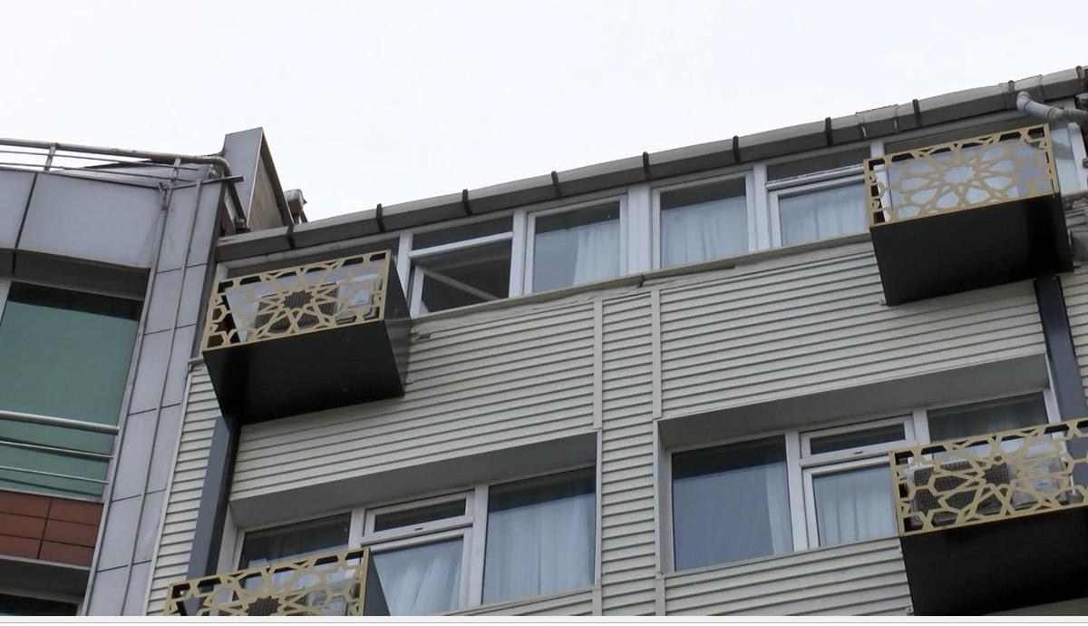 Fatih'te otelin 7. katından d&uuml;şen kişi ağır yaralandı