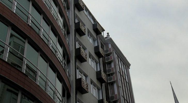 Fatih'te otelin 7. katından düşen kişi ağır yaralandı G3