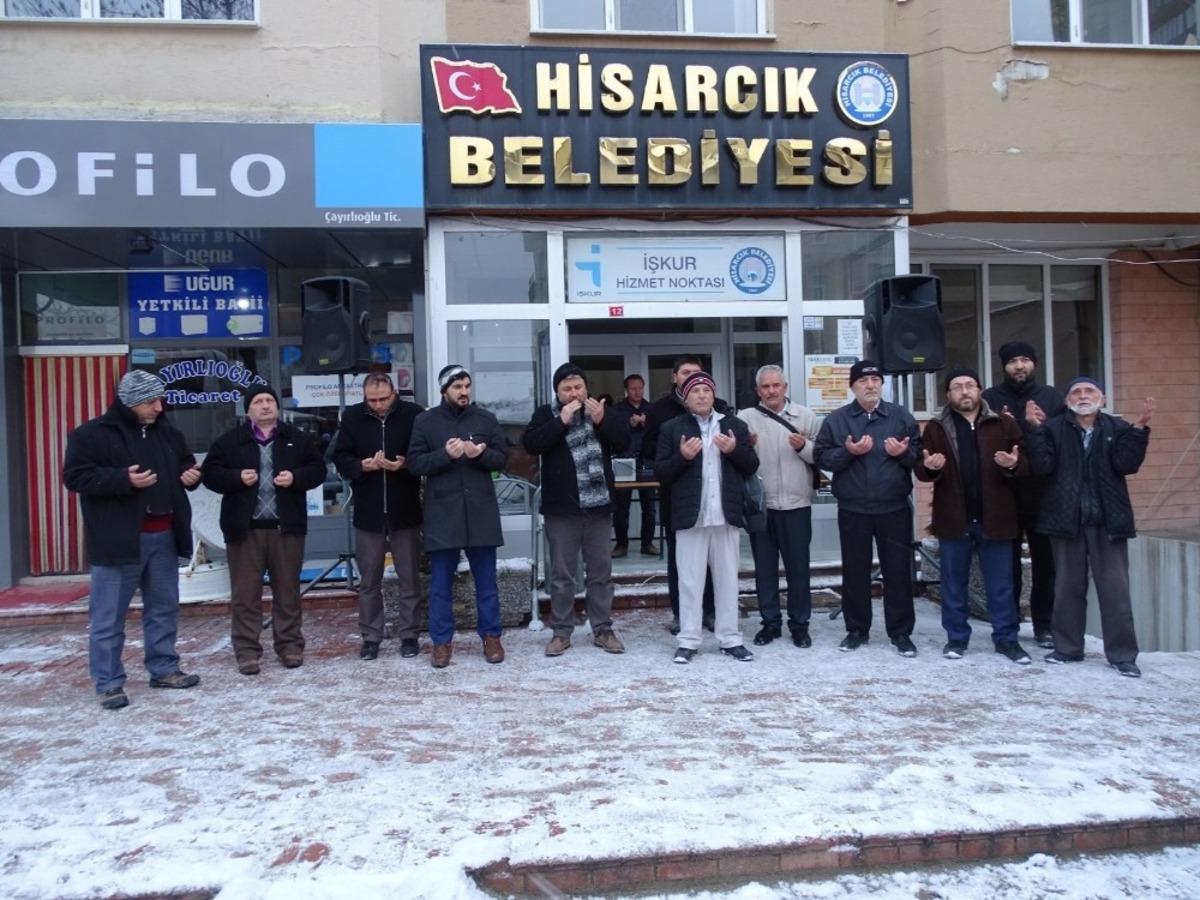Hisarcık&rsquo;ta yeni yılın ilk umre kafilesi dualarla uğurlandı