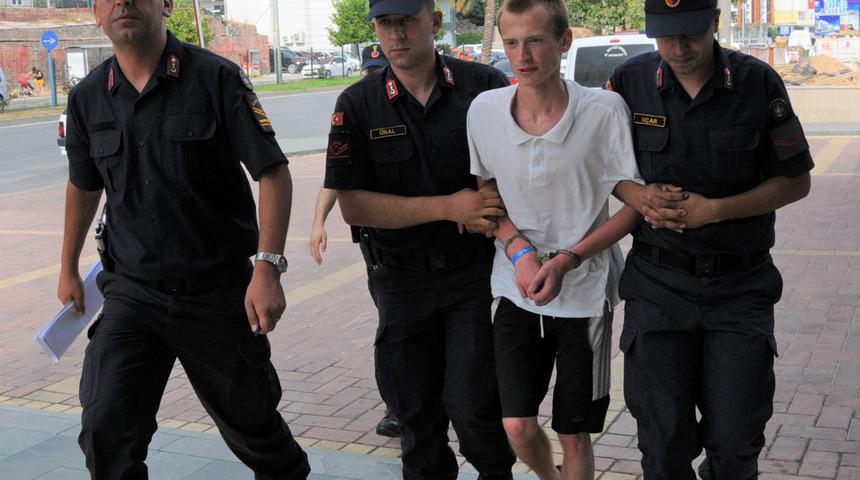 Babasını &ouml;ld&uuml;ren Ukraynalı gen&ccedil;: Şeytan gibi bir şeydi