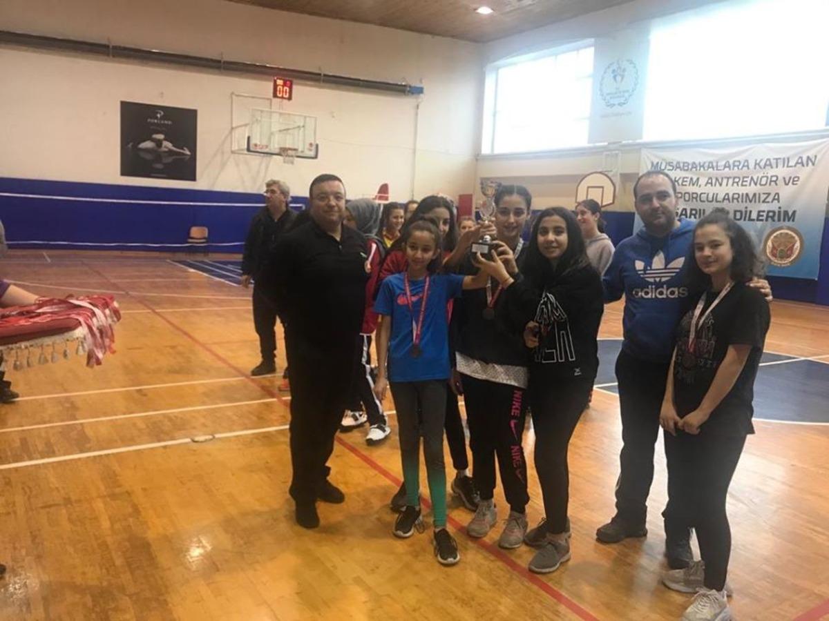 Badminton m&uuml;sabakaları sona erdi