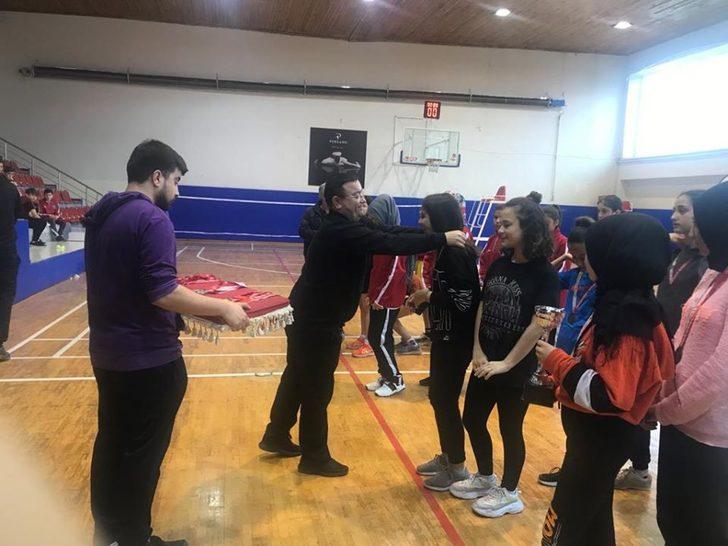 Badminton müsabakaları sona erdi G3