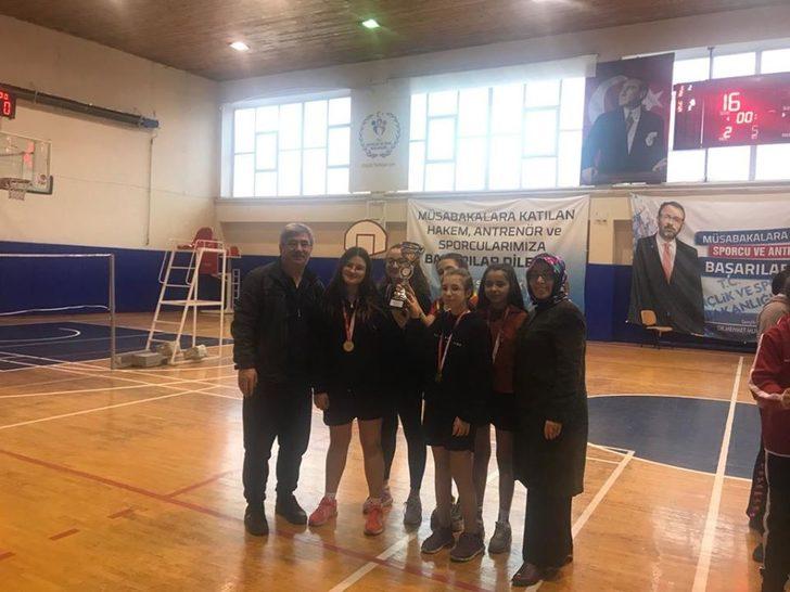 Badminton müsabakaları sona erdi G4