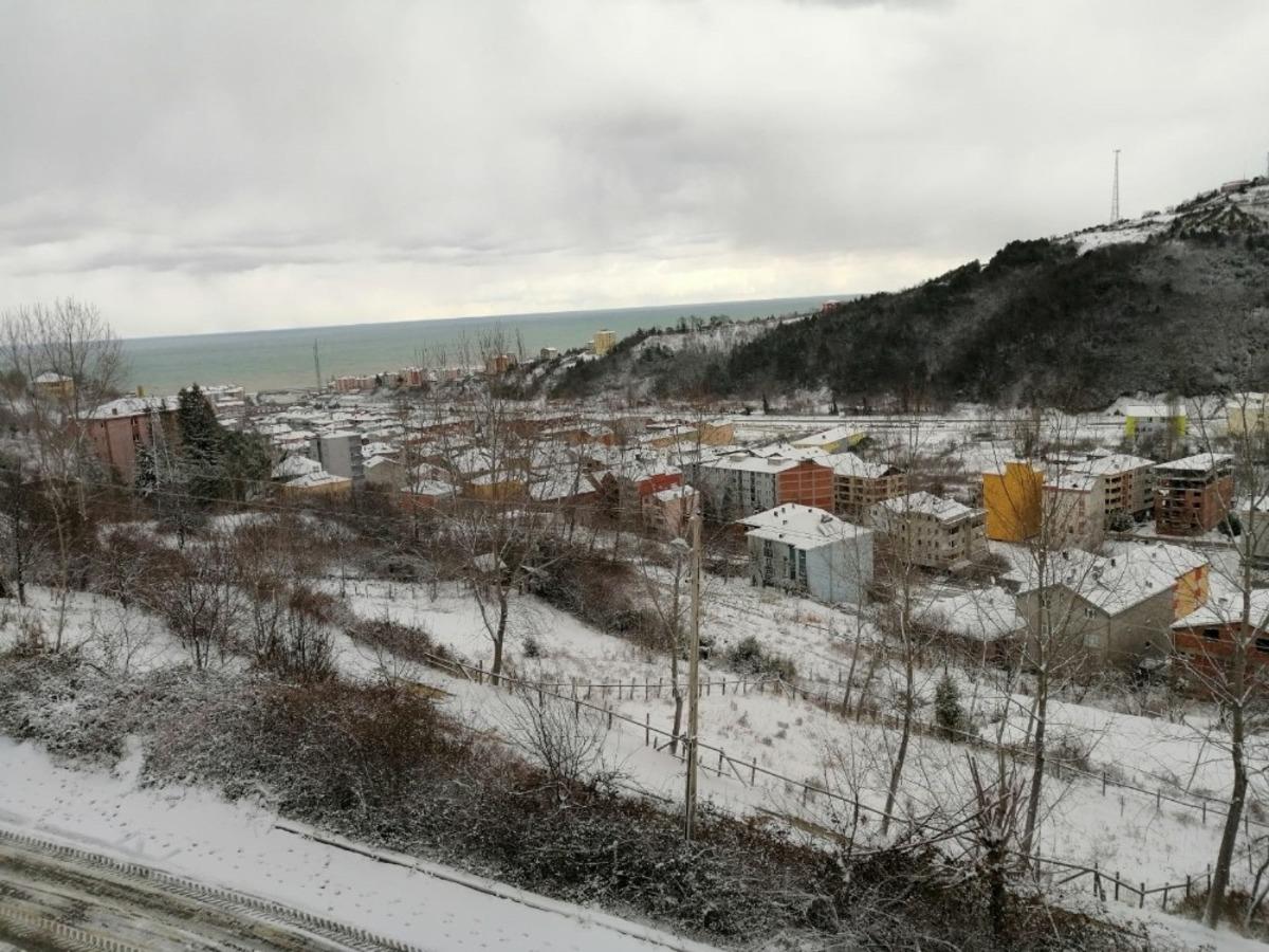 T&uuml;rkeli, g&uuml;ne beyaz &ouml;rt&uuml;yle uyandı