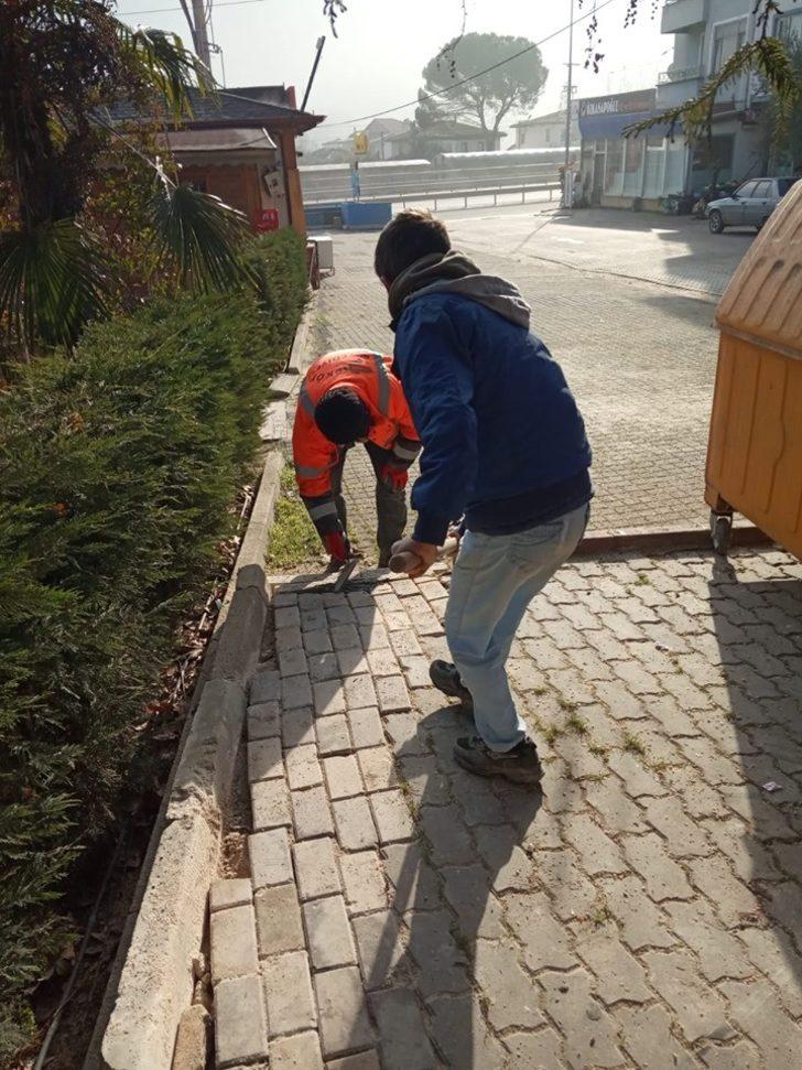 Bayırköy’de deforme olan kaldırımların yenileniyor G2