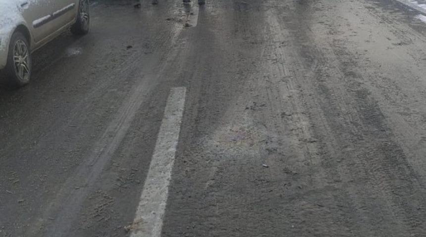 Buzlanma kazayı beraberinde getirdi, 9 ara&ccedil; birbirine girdi