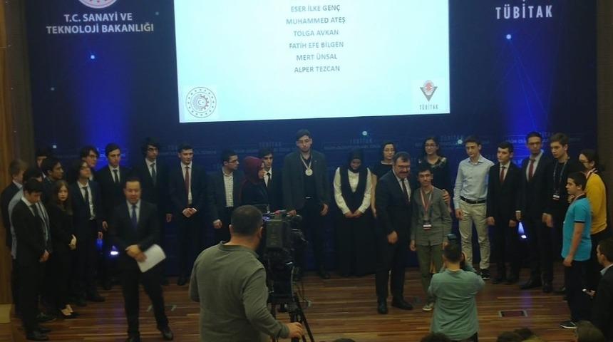 Samsunlu lise &ouml;ğrencisi T&Uuml;BİTAK Bilim Oyunları&rsquo;nda g&uuml;m&uuml;ş madalya kazandı