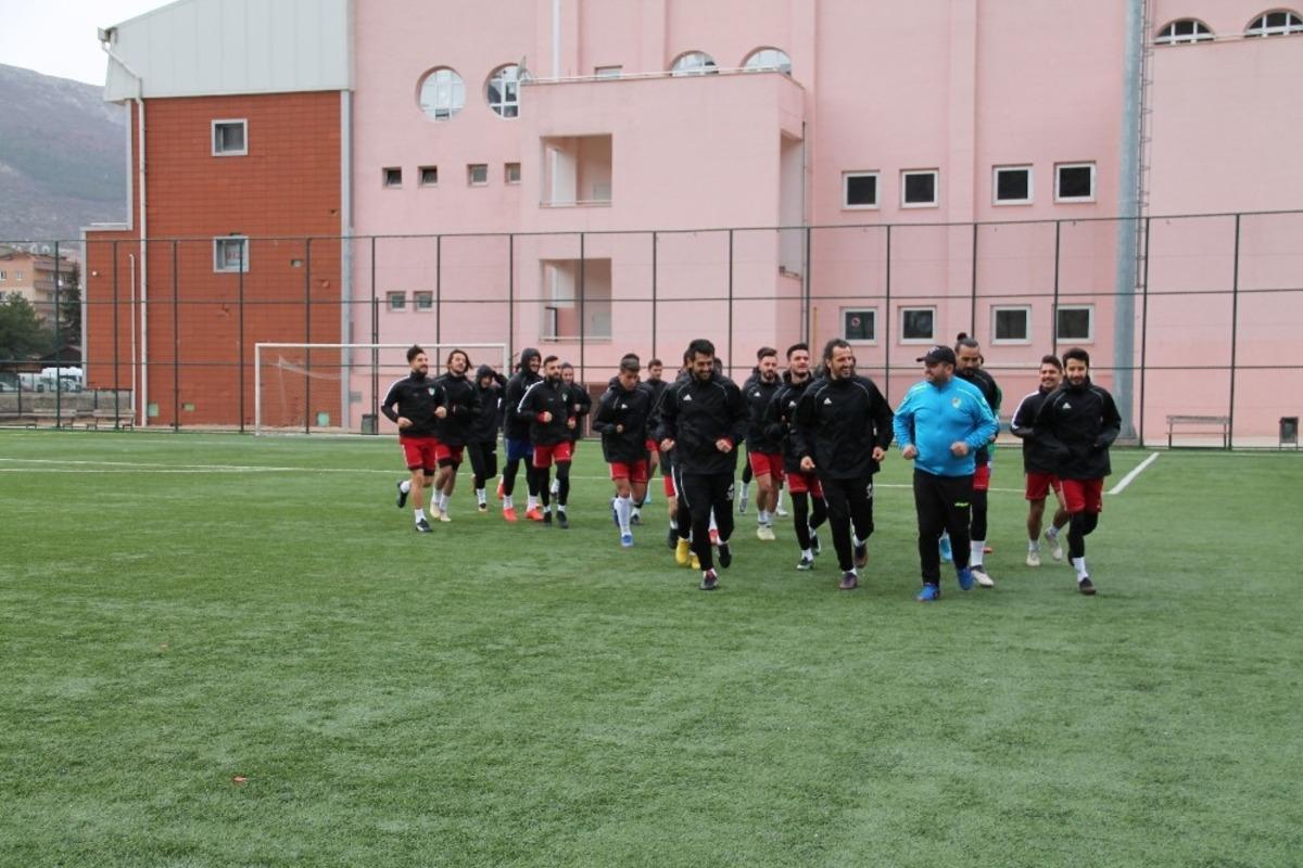 Futbolculara &ouml;rnek başkan