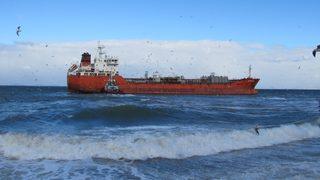 Yalova'da yük gemisi karaya oturdu